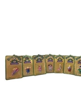 Cabbage Patch Kids Mini Figurine Set - Assorted Colors